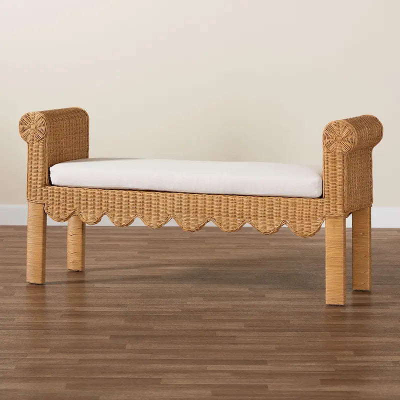 Banc en rotin naturel tissé à la main avec détails festonnés - Bohème Chic