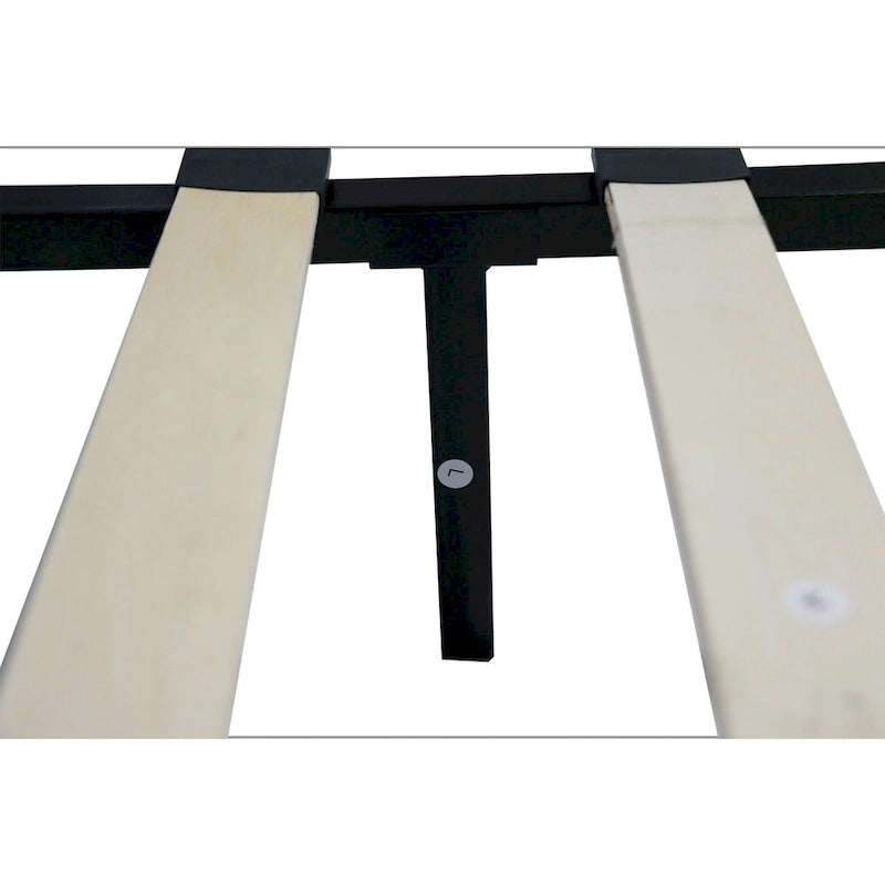 Lit plateforme King capitonné avec tête de lit en lin touffeté de boutons