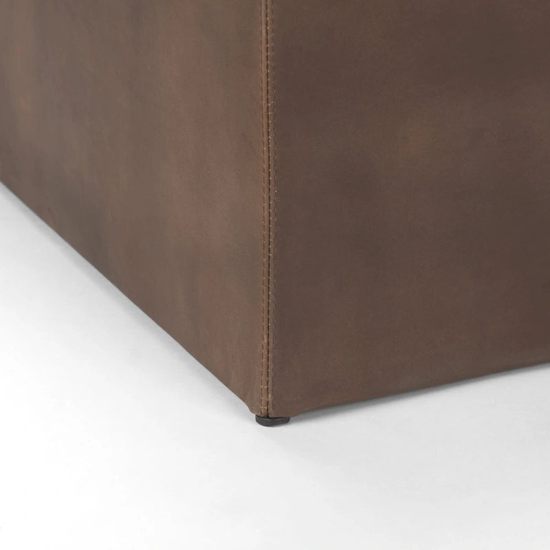 Pouffe carré en cuir véritable noir avec base en métal doré