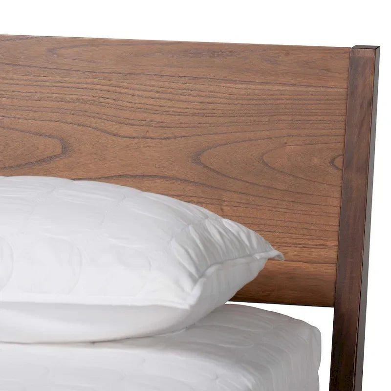 Lit plateforme en bois fini noyer brun de style Mid-Century Modern