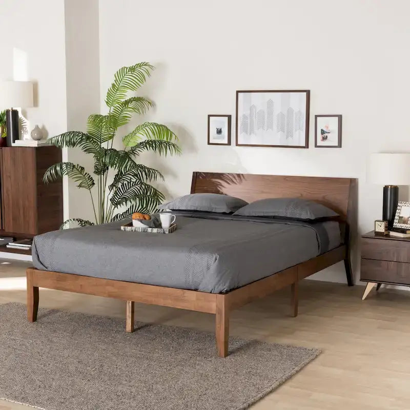 Lit plateforme en bois fini noyer brun de style Mid-Century Modern